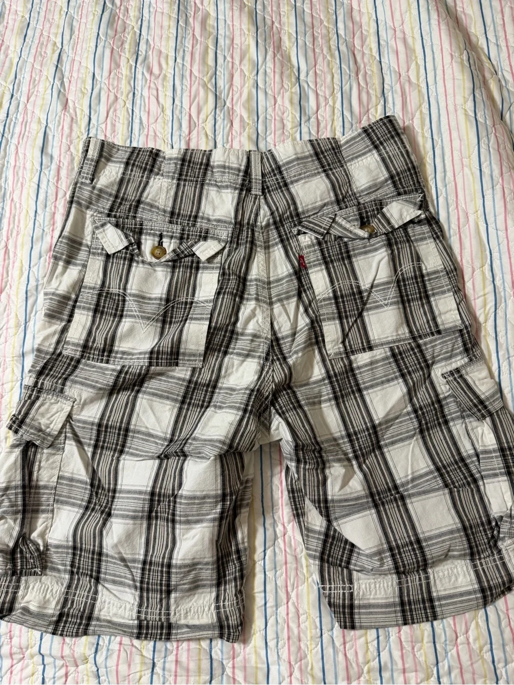 Levi's Men's Plaid Cargo Shorts — White & Gray